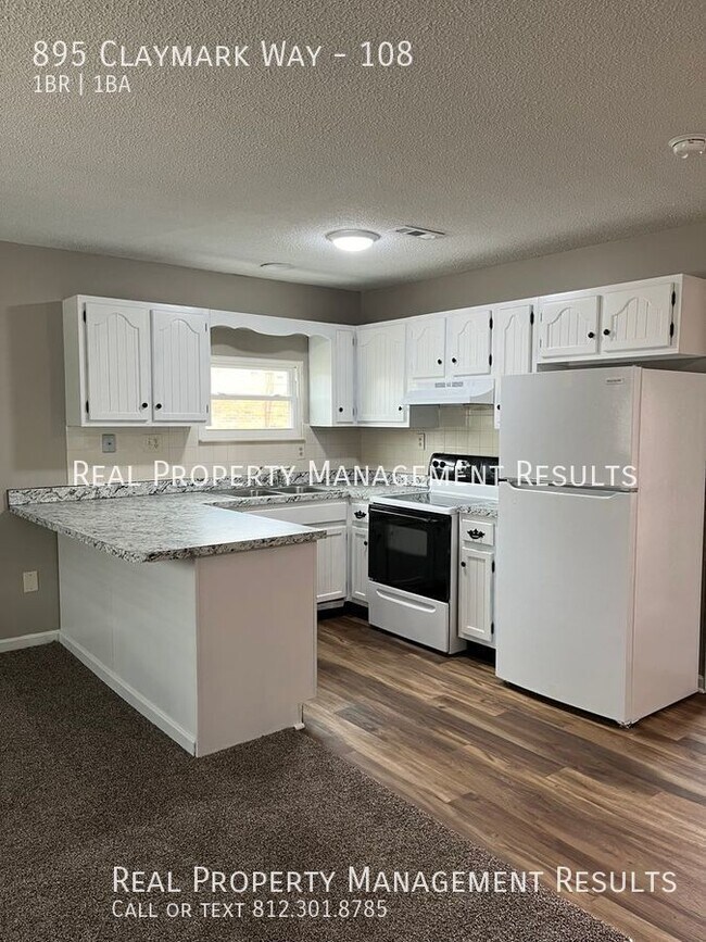 Building Photo - 895 Claymark Way