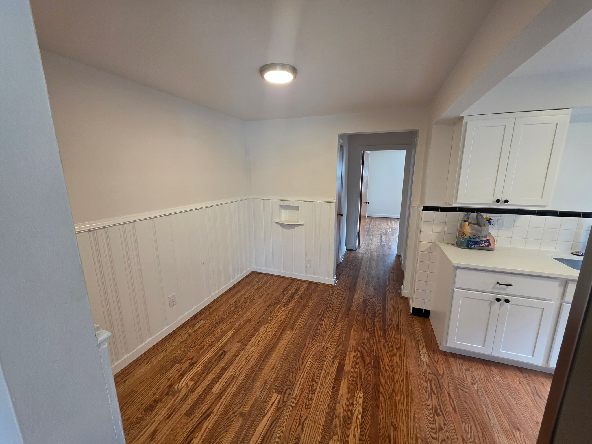 Building Photo - 3911 E Gatewood Ln