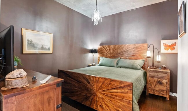 Building Photo - 1700 Bassett St