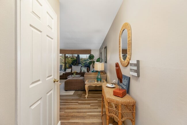 Building Photo - short term rental in the loop