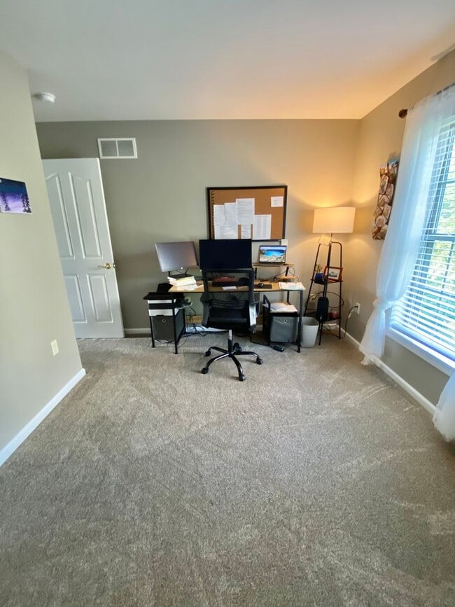 Building Photo - Picturesque Townhome in Ephrata