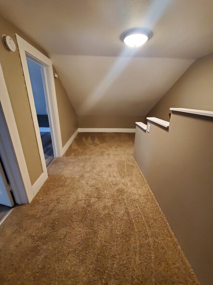 Upstairs Lounge/Playroom - 507 1st St NE