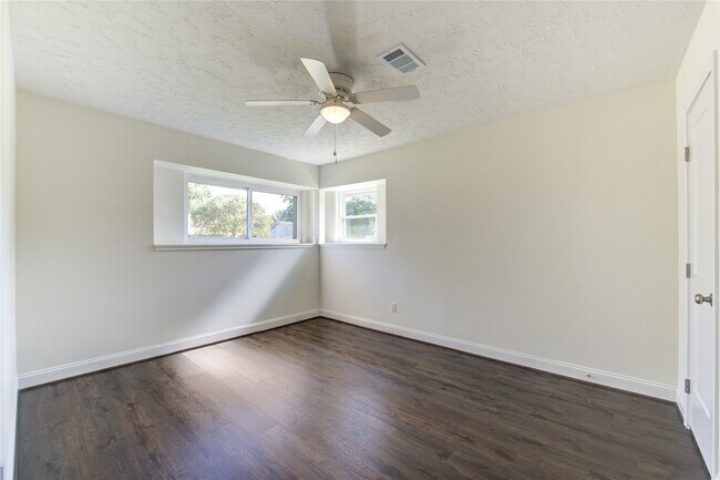 Building Photo - 11511 Brook Meadows Ln