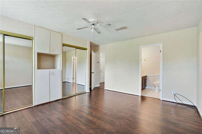 Building Photo - 76 Sandalwood Cir