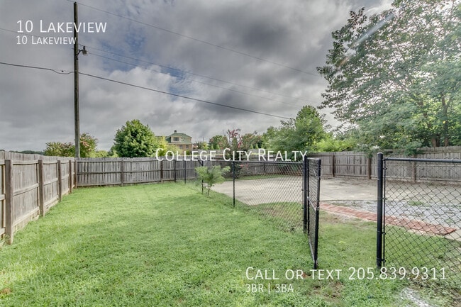 Building Photo - 10 Lakeview