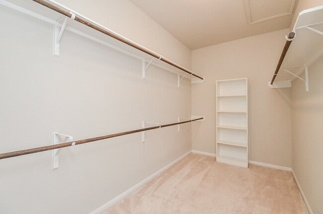 Building Photo - 5443 Grand View Dr