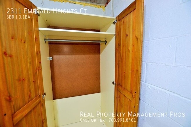 Building Photo - 2311 Emerald Heights Ct