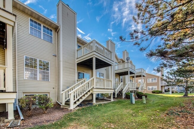 Building Photo - 546 W Parkside Dr