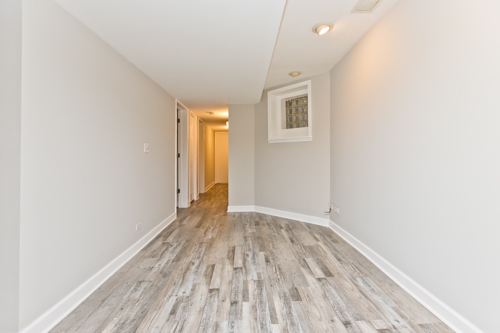 Building Photo - 1427 W Winona St