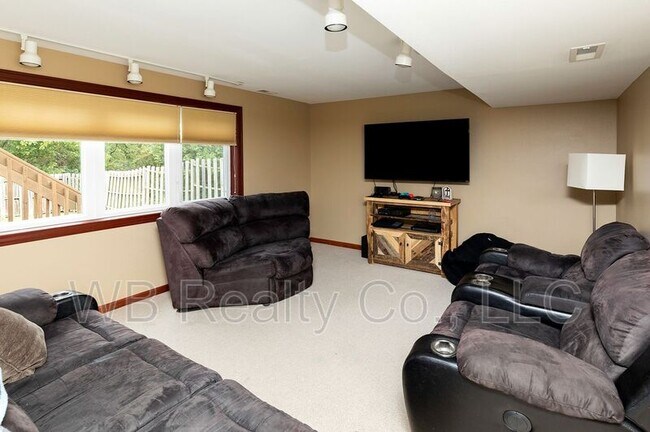 Building Photo - 4519 Meadow Valley Dr
