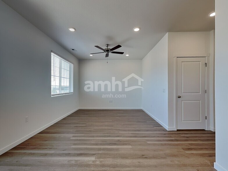 Building Photo - 26146 E Calhoun Pl