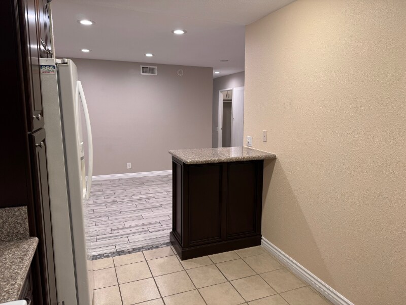 Building Photo - 753 Windwood Dr