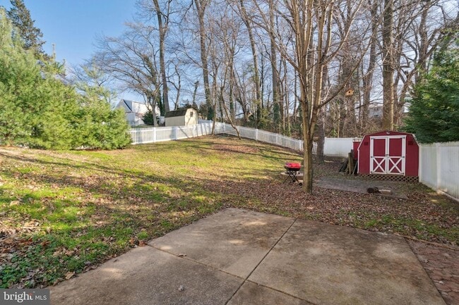 Building Photo - 426 E Hinckley Ave