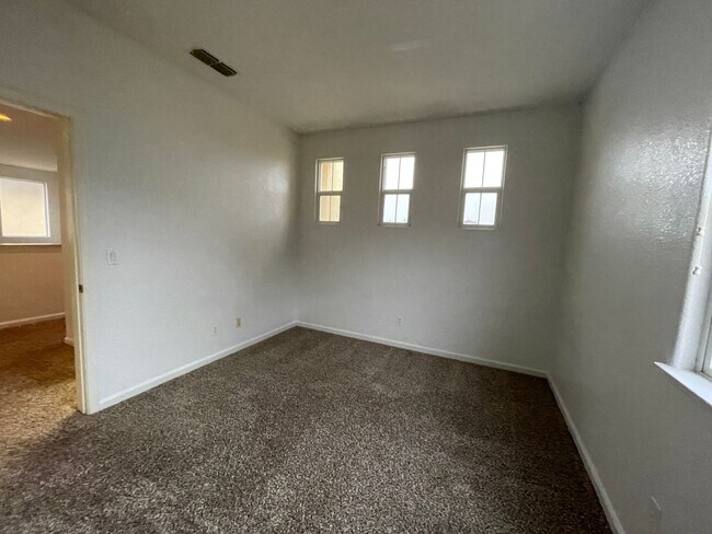Building Photo - 1513 Sturm Dr