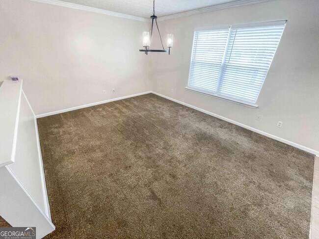 Building Photo - 6205 Tree Ridge Dr N W