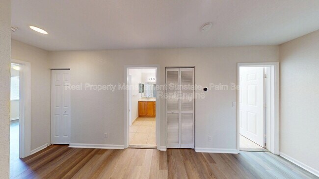 Building Photo - 6786 Aliso Ave