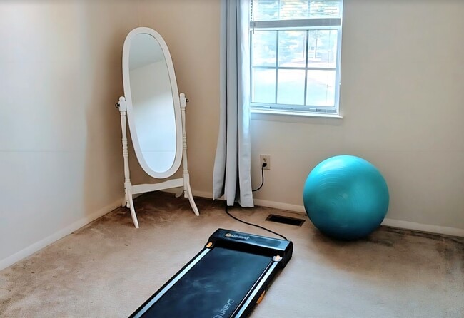 Building Photo - 688 W Paddle Wheel Ct