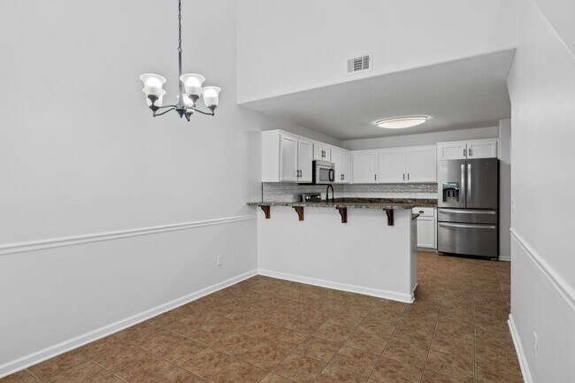 Building Photo - 75 Oak Ridge Cir