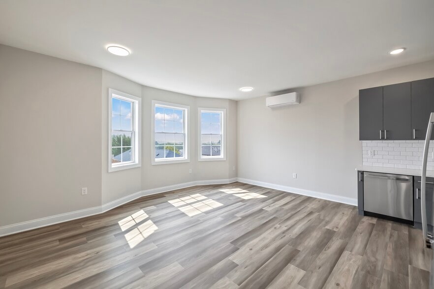 Living Area with NYC Skyline View - Woodside Heights
