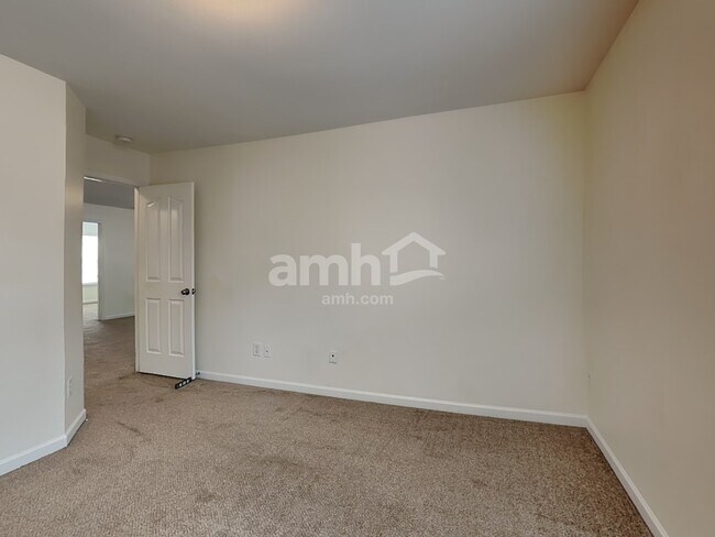 Building Photo - 836 Jennifer Lane