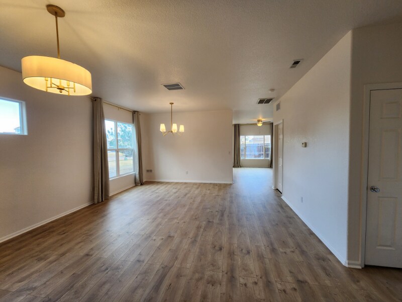 Building Photo - 2527 Shannara Grove