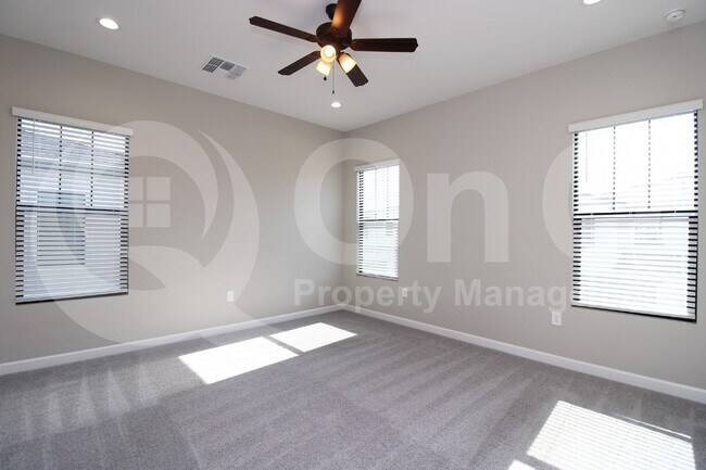 Building Photo - 4811 E Village Dr