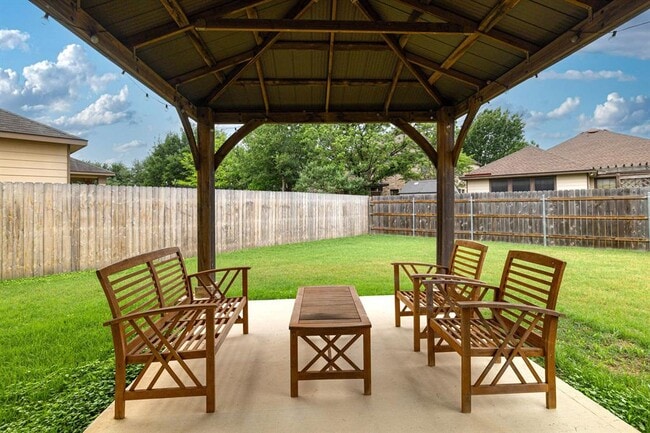 Building Photo - 8716 Panadero Dr