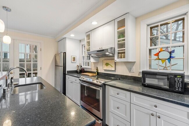 Building Photo - 54 Broadway Ave