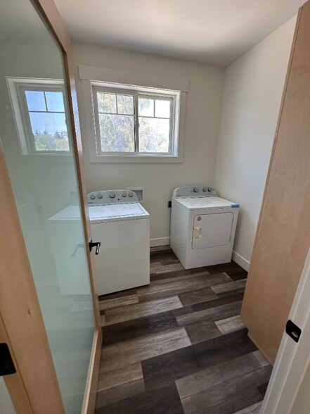 Building Photo - 1300 Terrace Ct