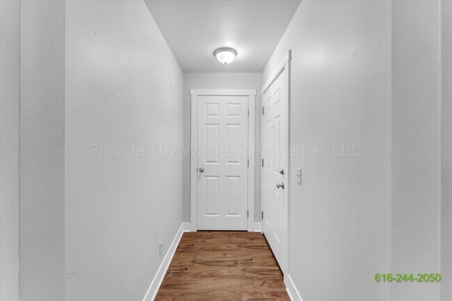 Primary Photo - 2142 Palace Ave SW