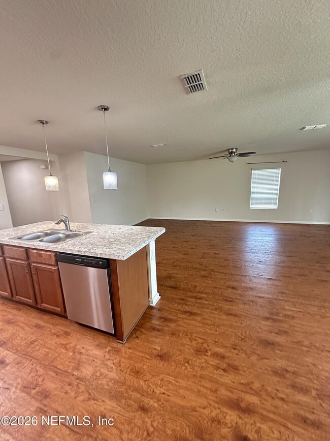 Building Photo - 6761 Sandle Dr