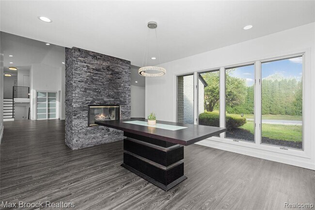 Building Photo - 3332 Barlyn Ln