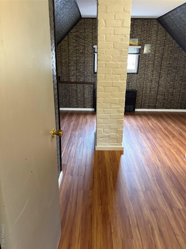 Building Photo - 191 Acre Ln