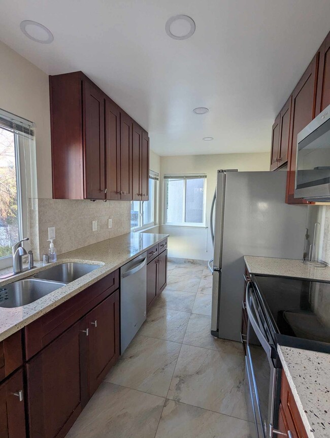 Kitchen recently remodeled - 1067 Shell Blvd