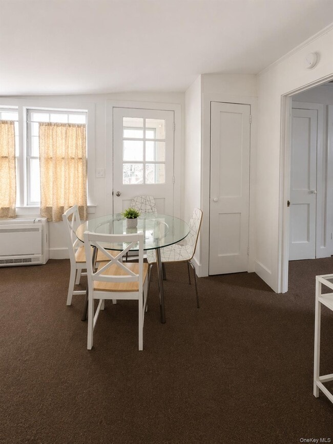 Building Photo - 72 Main St