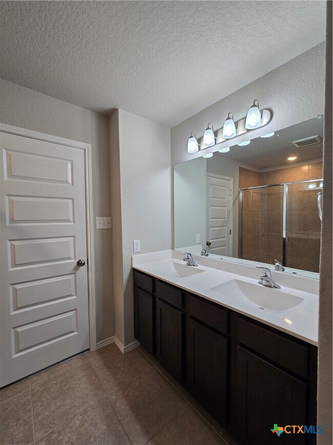 Building Photo - 2565 Hiddenbrooke Trace
