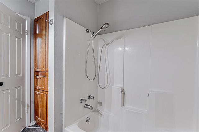 Building Photo - 1403 Courtney Pl