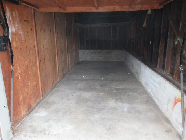 Building Photo - Spacious Lower Level w/ Yard and Garage!