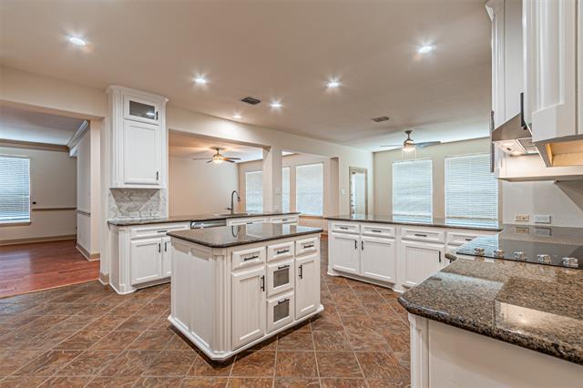 Building Photo - 15097 Blakehill Dr