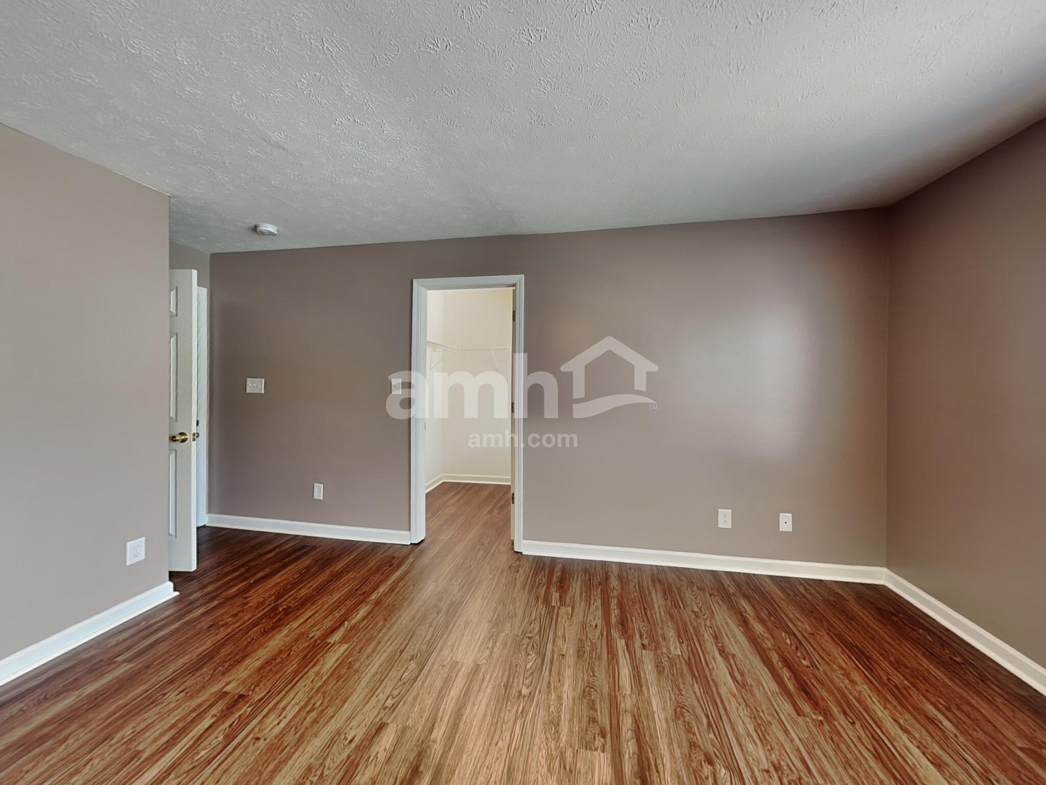 Building Photo - 787 Tulip Ln