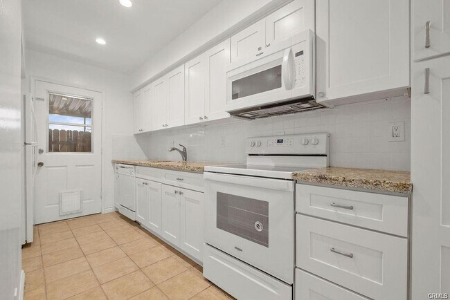 Building Photo - 10220 Ascot Cir