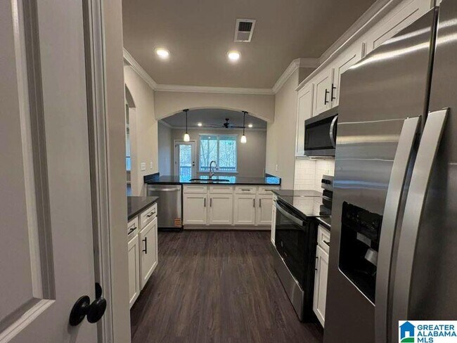 Building Photo - 4401 Lennox Pl