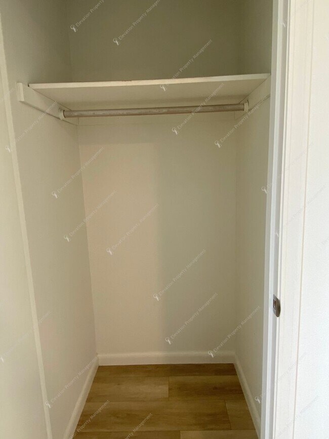 Building Photo - Bright Redmond Duplex — Steps from Umatilla Sports Complex, Garage & Fenced Yard