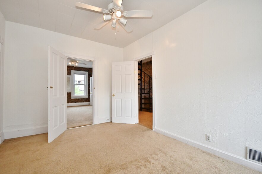 Building Photo - 121 S 16th St