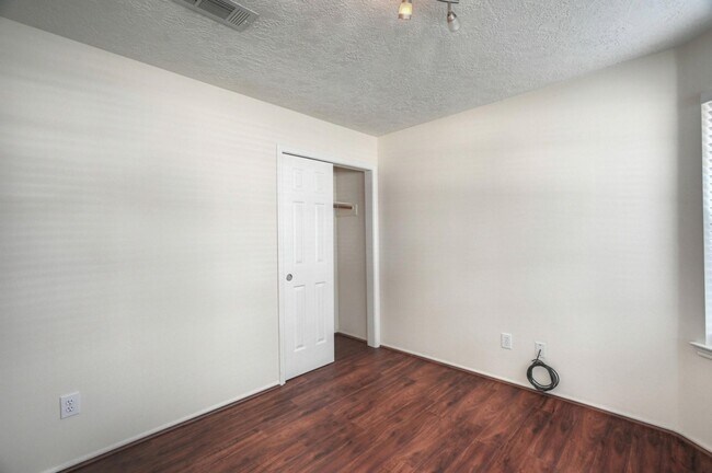 Building Photo - 1226 Berrystone Trail