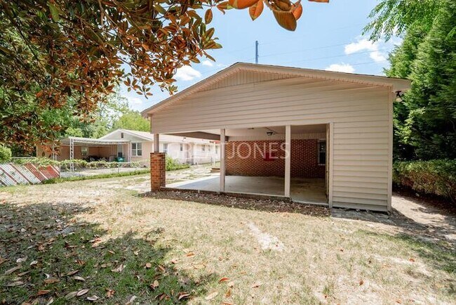Building Photo - NOW OFFERING HALF OFF THE FIRST FULL MONTH...