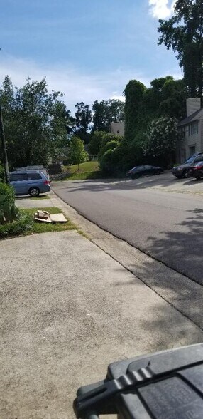 dead end street - 804 Old Rocky Ridge Ln