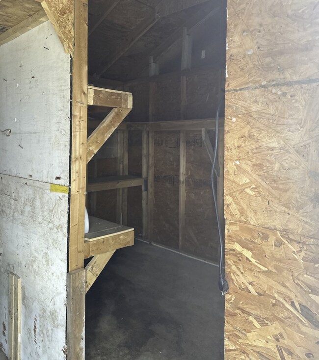 Building Photo - 1410 Burke Dr