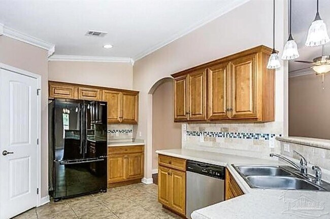Building Photo - 4979 Vizcaya Dr