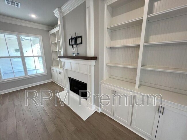 Building Photo - 1271 Rockport St
